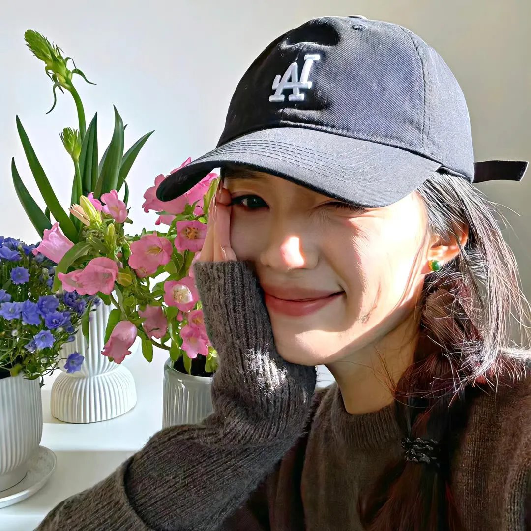 穿条纹衣的男孩
